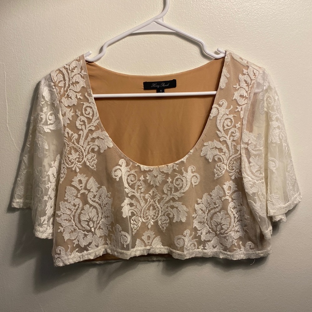 Honey Punch Size small Lace oversized Cropped Top with sheer sleeves